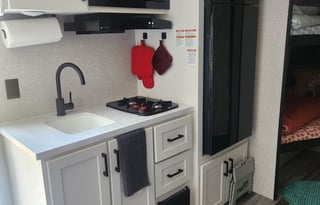 Family Friendly 2025 Jayco JayFlight SLX 197MB