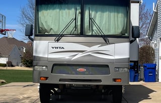 Winnebago Vista - Fully Stocked and clean!