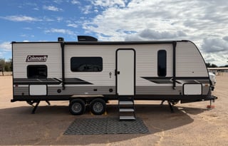 24 Flying Dutchman – Sleeps 8 l Bunks l Delivery