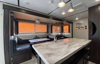 Escape –Spacious and Pet-Friendly Adventure Awaits