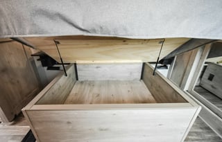 2022 Glamping Keystone Avalanche 5th wheel