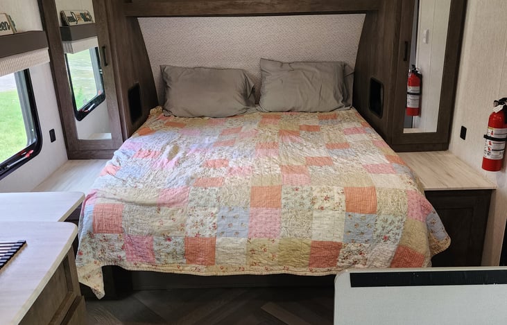 The bed is a single piece camp queen Murphy bed. Comfy, but easily put up for more room. The side closets have a power outlet inside, great for a cpap. 

BYOB  (bring your own bedding)