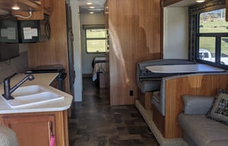2016 Jayco Alante 31V Class A - Roadtrip in Style!