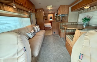 Itasca Cambria 29H RV (BRFL 1636)