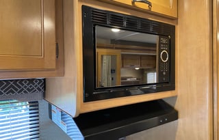 Very Clean! 2017 THOR Four Winds 24 ft. Good Size.