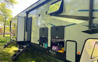 Mansion On Wheels!