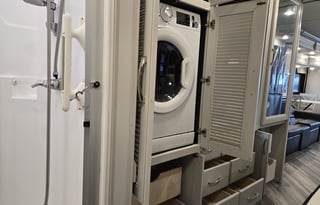 2022 Fleetwood RV Bounder 35K