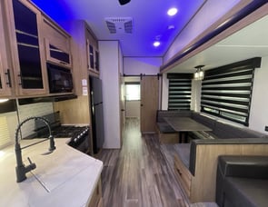 Forest River RV Cherokee Arctic Wolf 321BH