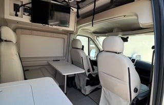 Rey & Ches RV Rental