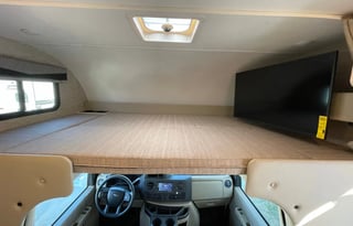 25ft. RV — easy to drive, unique trip experience!