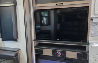 House on wheels 2024 Keystone RV Montana 3781RL