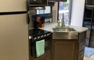 Family RV with bunk beds, queen bed, and more!