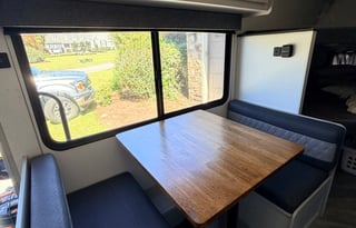 Coastal Camping ! Easy to tow! Sleeps 5-6/Bunks!
