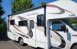 [Memorial Sale] Majestic Spirit - 6 seater