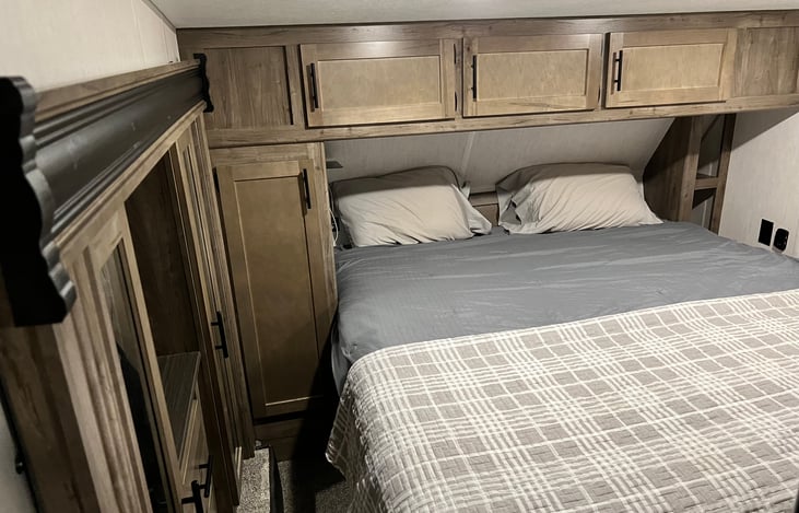 Master King size bed