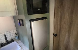 2025 Heartland Eddie Bauer 21’ Camper–Sleeps 6