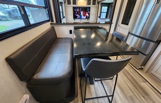 One Bedroom Retreat - Couples Delight