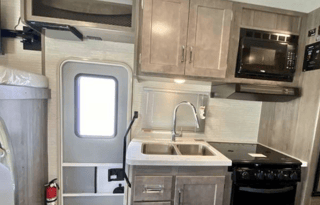 2020 Winnebago Minnie Winnie 22M
