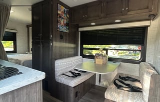 Good Chi RV - Your Ultimate Adventure on Wheels!