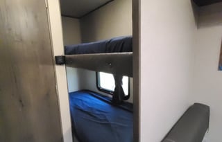 The Rolling Cabin, Sleeps 4 (Free insurance)