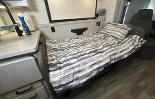 Alante Family Luxury RV - Endless Adventures!  A-1