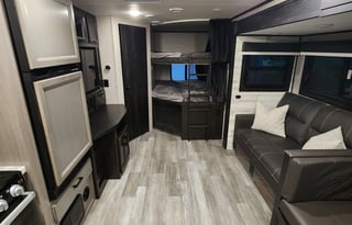 2022 Jayco Jay Feather 27BHB