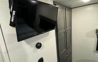 Luxurious RV Explore the Great Outdoors in Comfort