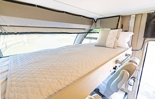 Compact, Luxurious, and Fully Stocked Motorhome!