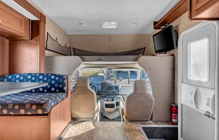 Your Home on Wheels: Stylish & Spacious Motorhome