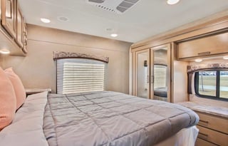 Thor Chateau 31F #87 - Bunkhouse