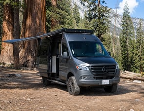 Winnebago Revel 44E