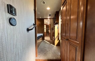 Couples Getaway or Family Pet Friendly Fifth Wheel