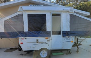 Cozy little Palomino Pony pop-up camper