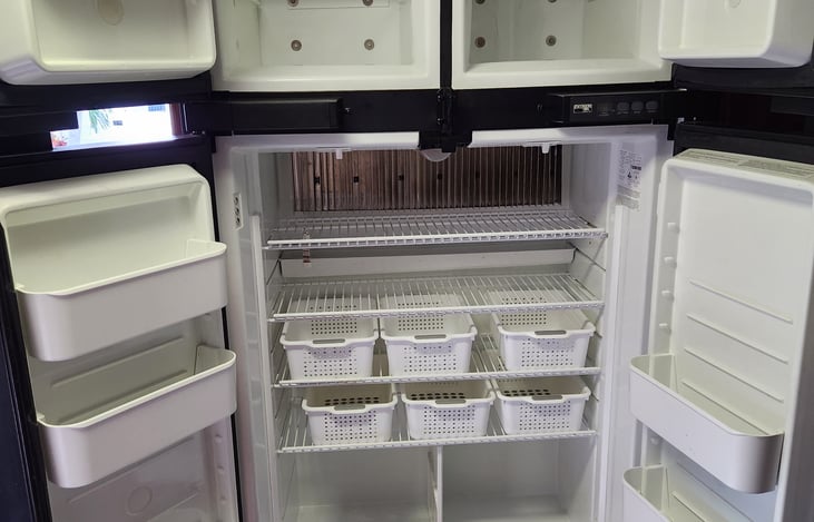 Large double-door frig and freezer