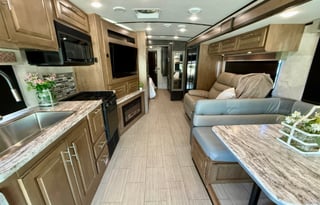 2020 Class A***King + 1.5 Baths*