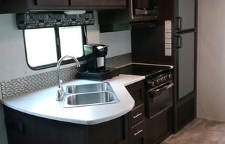 Clark's Comfy Camper-sleeps 9