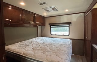 Travel with Ease & Comfort! Pets Welcome