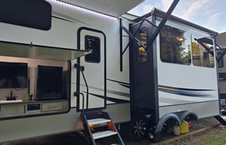 2023 Keystone Avalanche 378 BH