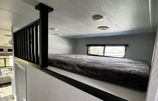 BRAND new 2024 5th wheel King bed,loft ,sleeps 9