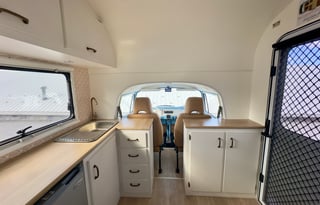 Volkswagen Bus RetroRV "Kate"