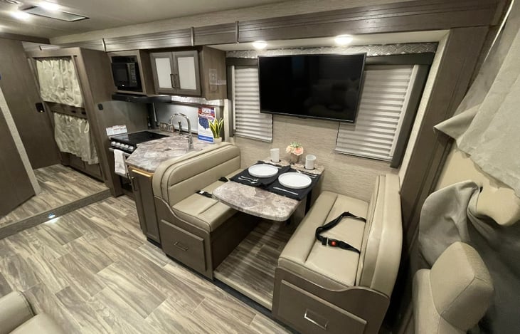 Dinette, Kitchen and bunks