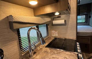 John's Thor Motor Coach Four Winds 22E