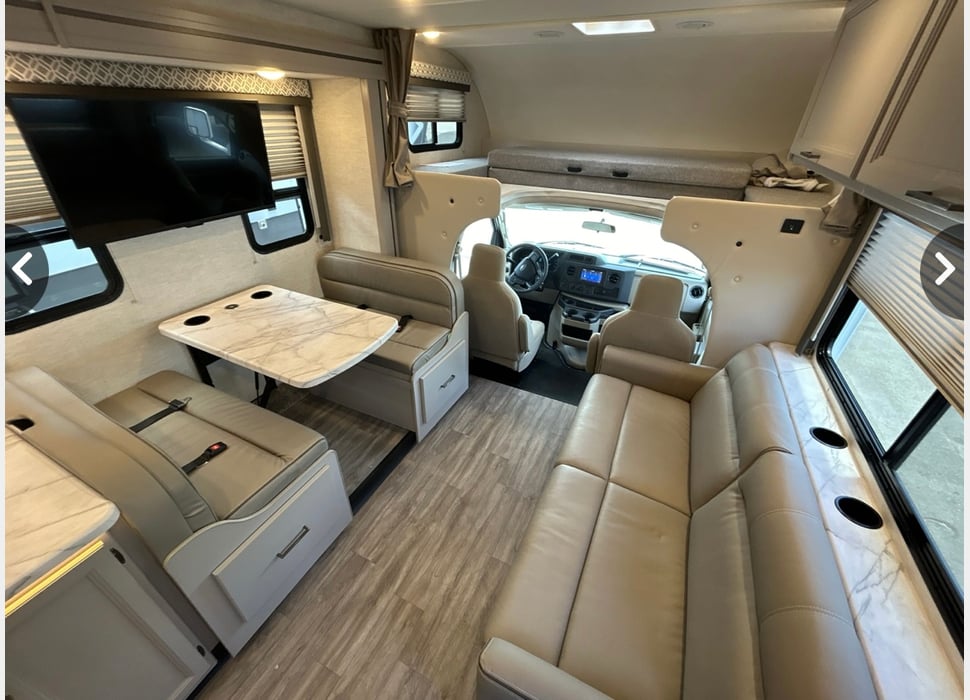 Class C Motor Home rentals in Palmdale