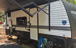 Cozy Family Escape 2024 Keystone Hideout RV