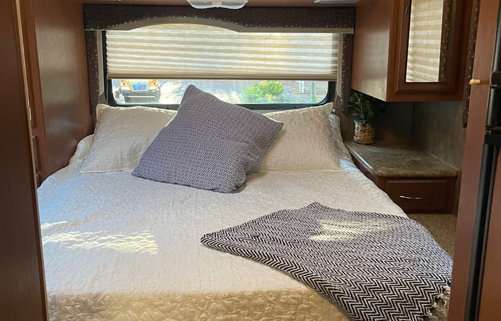 Master Bedroom with Queen Bed