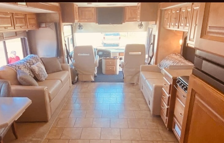 Living Room with Queen pullout and Twin bed