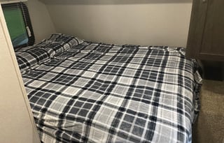 Cozy camper for 2 2018 Keystone RV Springdale