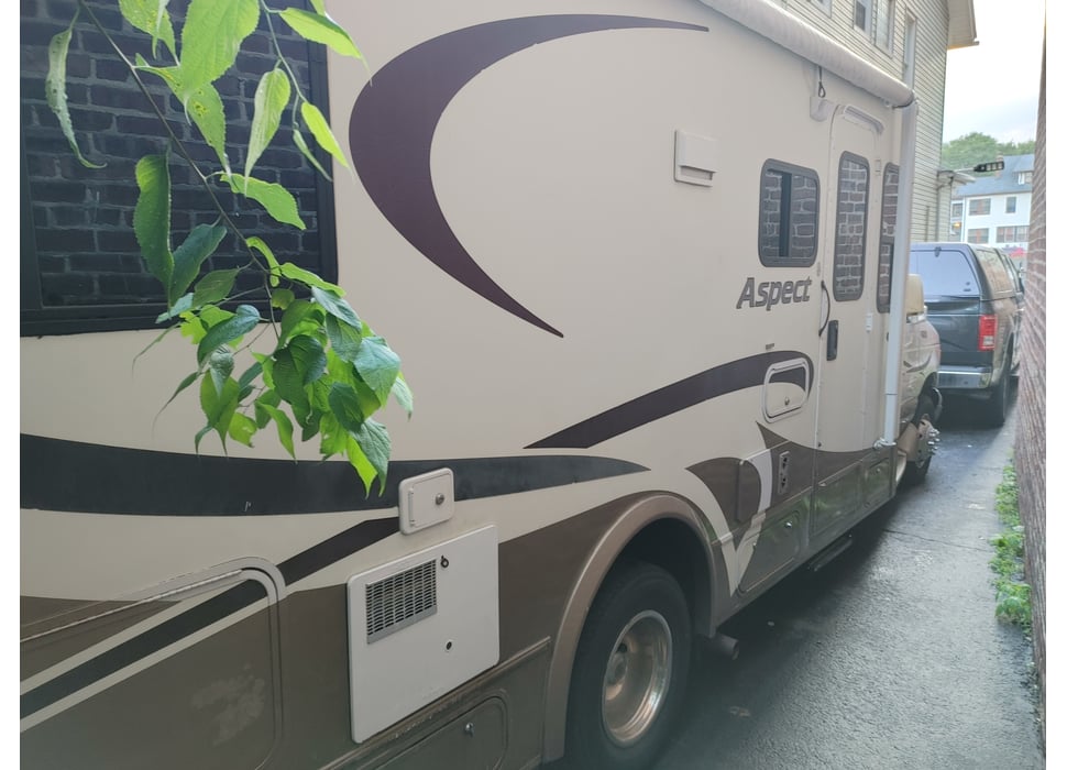 Class C Motor Home rentals in Weston