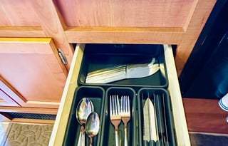 Super Clean CLASS C - Turn Key w/Essentials 24ft