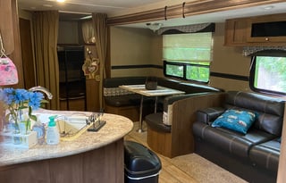 Beautiful stationary RV at an attractive place!